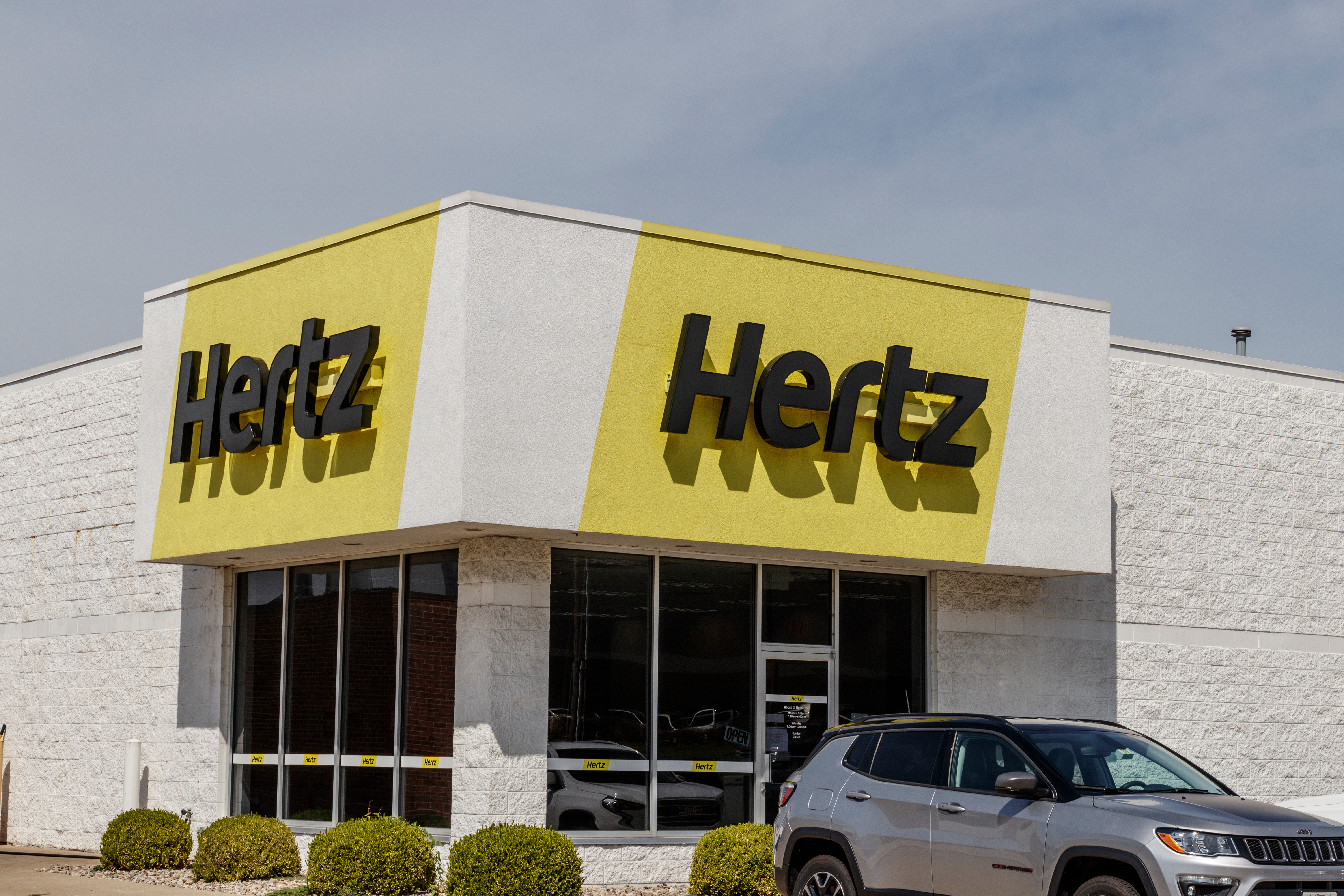 Hertz partners with Dealer Auction to supercharge remarketing