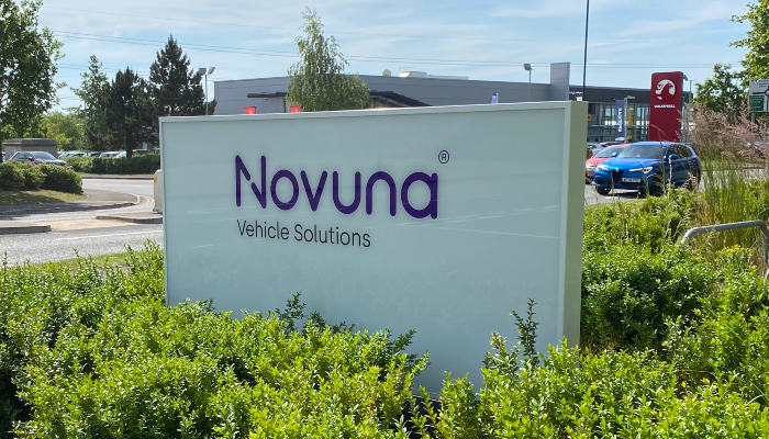 Manheim and Novuna Vehicle Solutions celebrate successful physical auction event